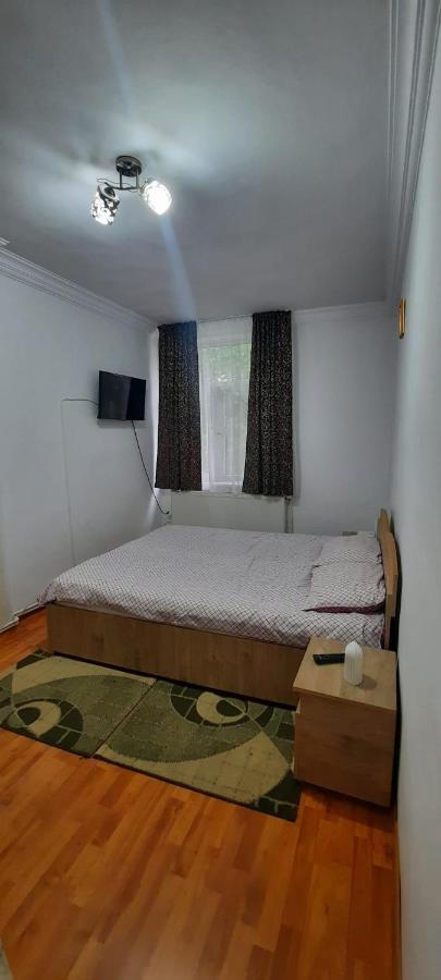 Bîrlad Apartament La Denis מראה חיצוני תמונה